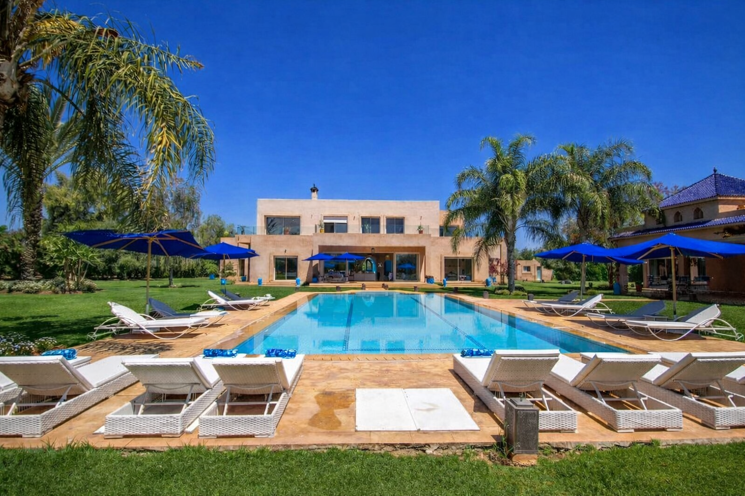 Conciergerie immobilière à Marrakech – gestion location courte durée villa de luxe Dar & Keys